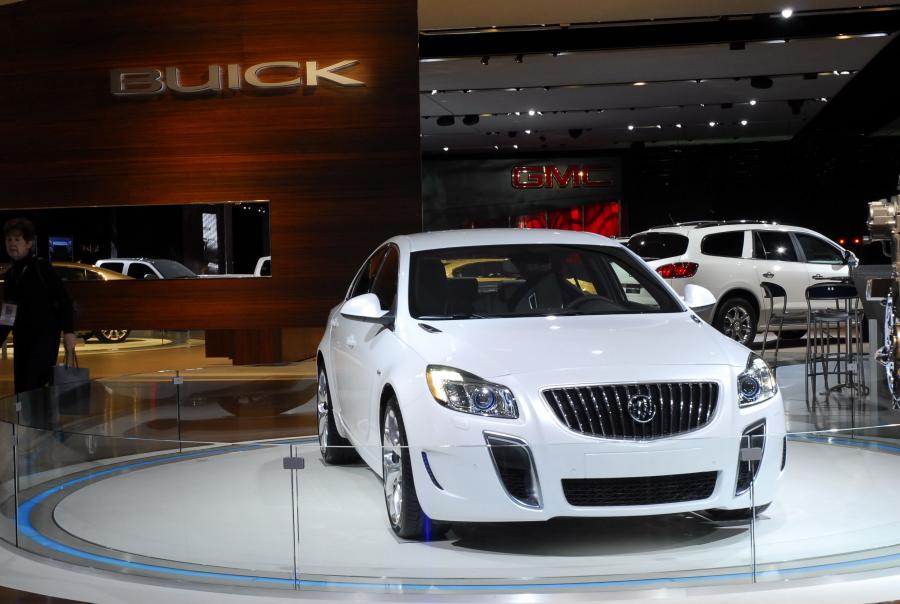  Buick Regal GS 2011 года  (фото 24 из 69)